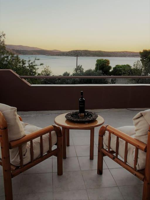 Penthouse Studio Next To The Sea Salamis Exterior photo