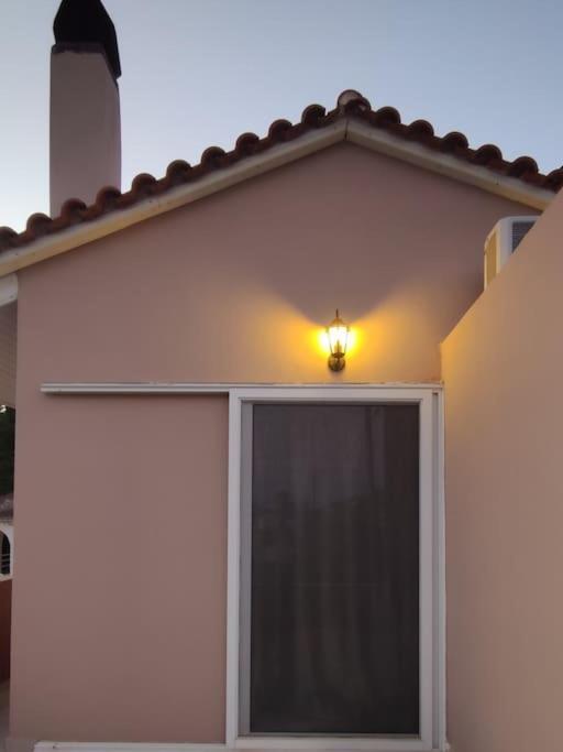 Penthouse Studio Next To The Sea Salamis Exterior photo