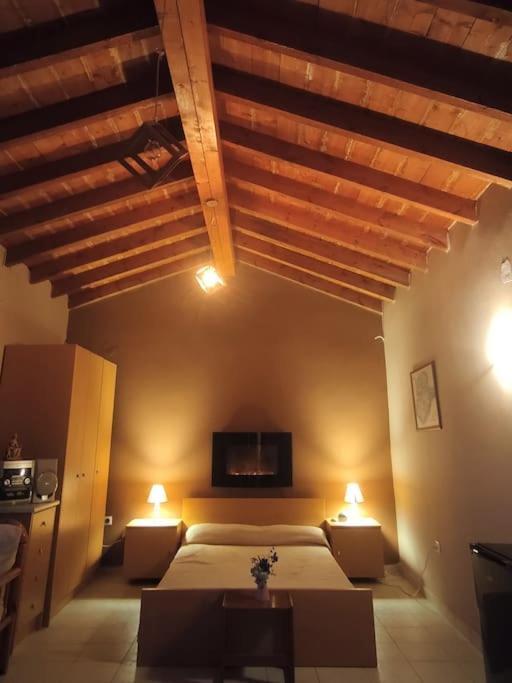 Penthouse Studio Next To The Sea Salamis Exterior photo