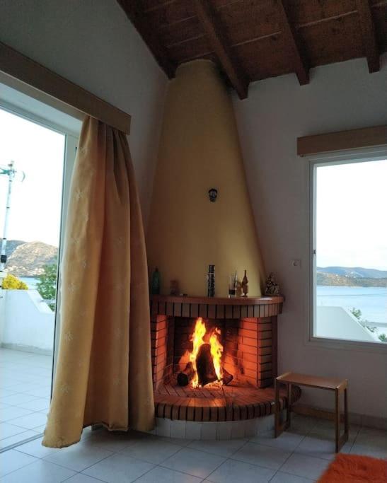 Penthouse Studio Next To The Sea Salamis Exterior photo