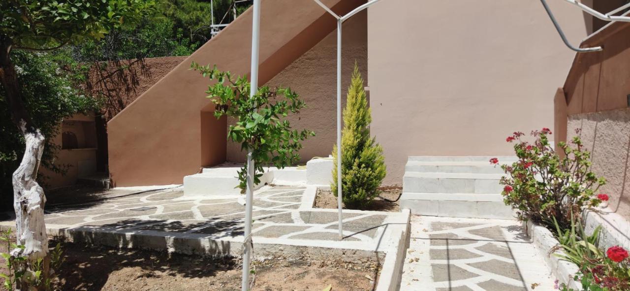 Penthouse Studio Next To The Sea Salamis Exterior photo