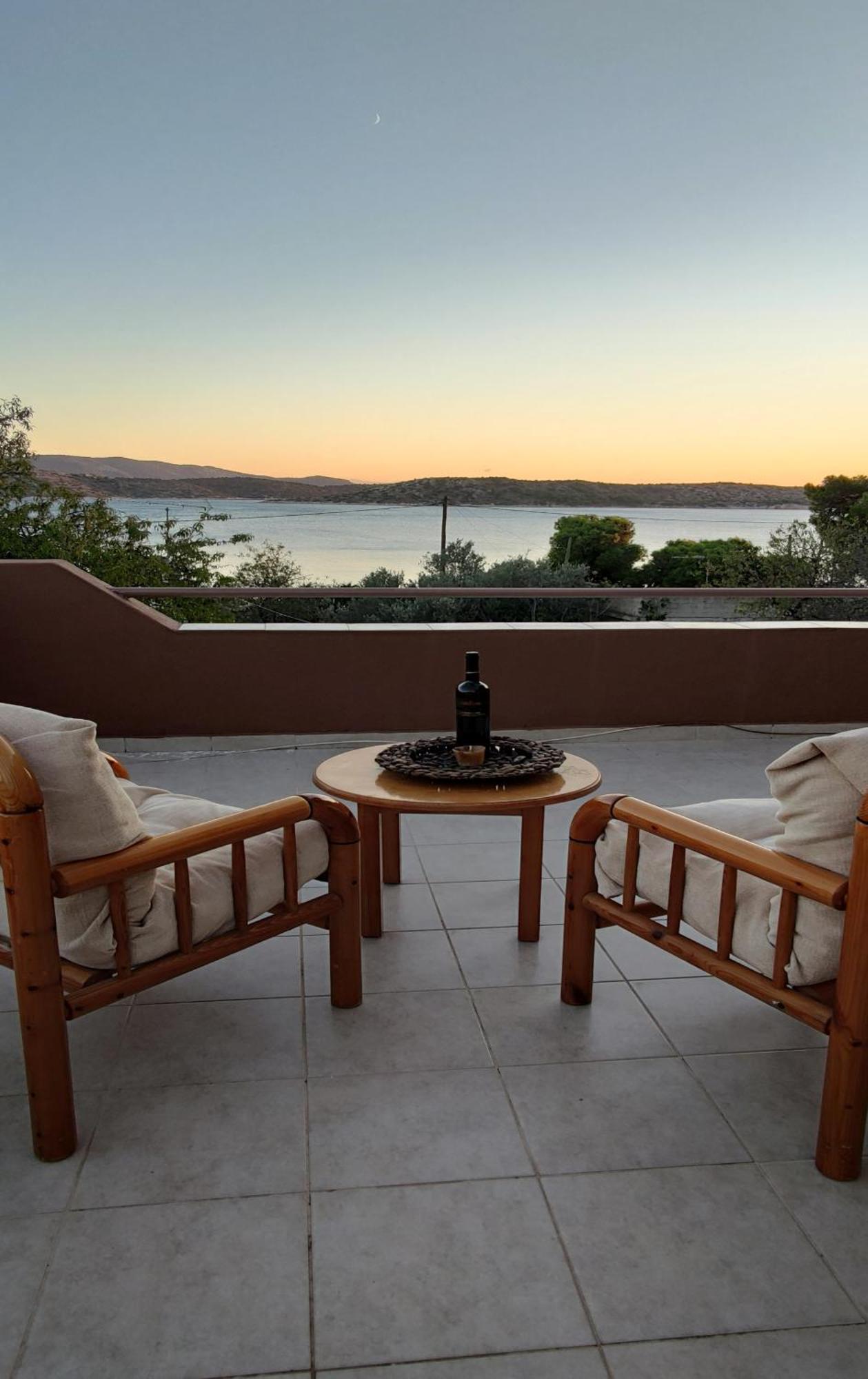 Penthouse Studio Next To The Sea Salamis Exterior photo